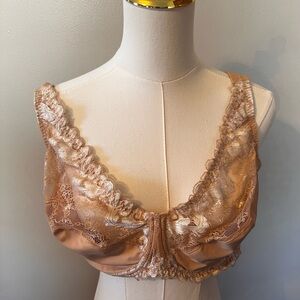 Breezies Soft Support Underwire   Bra Lace Trim Light Tan 44D 4 Hook  Closure